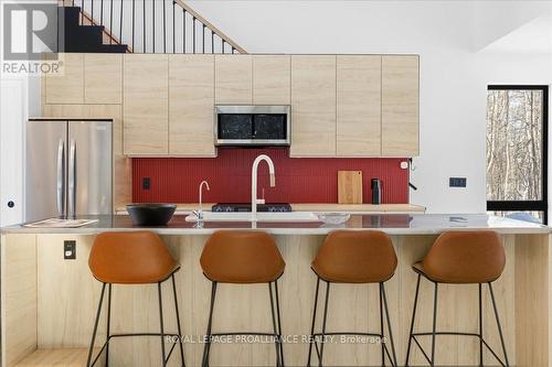 372 Prinyers Cove Crescent, Prince Edward County (North Marysburg Ward), ON - Indoor Photo Showing Kitchen With Upgraded Kitchen