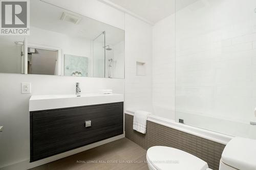 7 Binscarth Road, Toronto, ON - Indoor Photo Showing Bathroom
