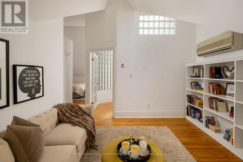 7 Binscarth Road, Toronto, ON - Indoor