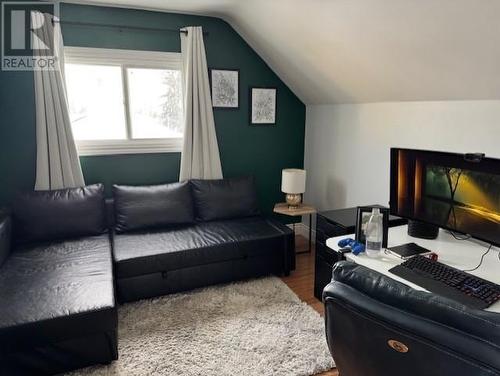 86 Gordon Ave, Thunder Bay, ON - Indoor Photo Showing Living Room