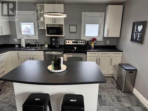 86 Gordon Ave, Thunder Bay, ON - Indoor Photo Showing Kitchen With Double Sink