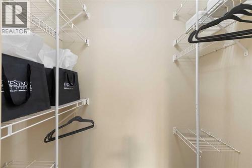 4104, 10 Prestwick Bay Se, Calgary, AB - Indoor With Storage