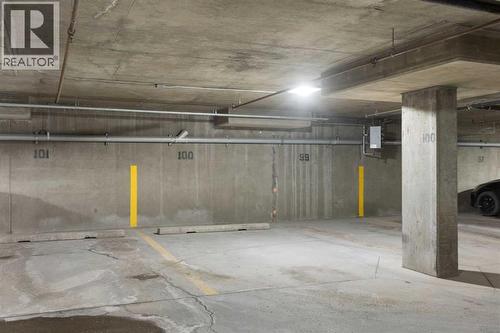 4104, 10 Prestwick Bay Se, Calgary, AB - Indoor Photo Showing Garage