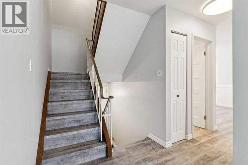 10618 Braeside Drive Sw, Calgary, AB - Indoor Photo Showing Other Room