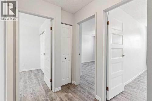 10618 Braeside Drive Sw, Calgary, AB - Indoor Photo Showing Other Room