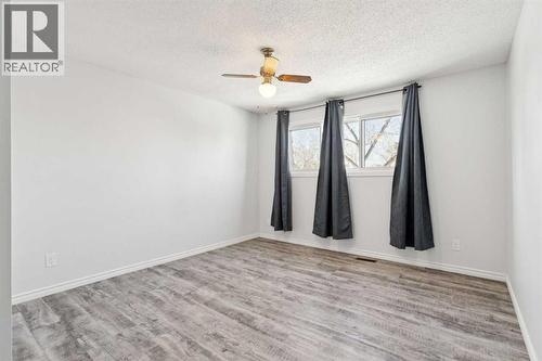 10618 Braeside Drive Sw, Calgary, AB - Indoor Photo Showing Other Room