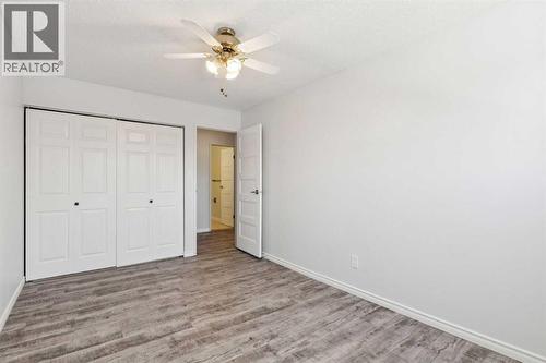 10618 Braeside Drive Sw, Calgary, AB - Indoor Photo Showing Other Room