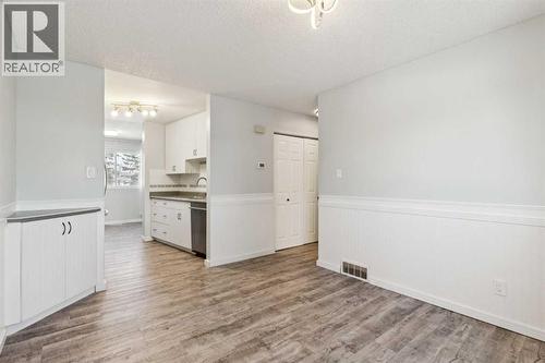 10618 Braeside Drive Sw, Calgary, AB - Indoor Photo Showing Other Room