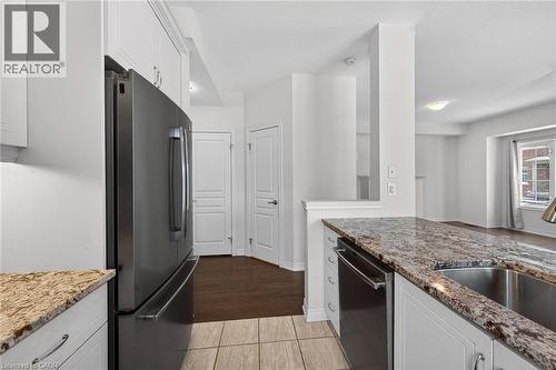 515 Winston Road Unit# 22, Grimsby, ON - Indoor Photo Showing Kitchen