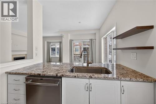515 Winston Road Unit# 22, Grimsby, ON - Indoor Photo Showing Kitchen With Upgraded Kitchen