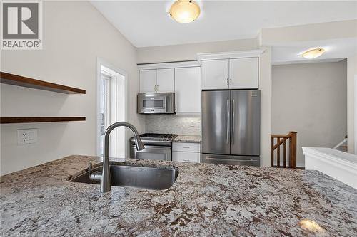 515 Winston Road Unit# 22, Grimsby, ON - Indoor Photo Showing Kitchen With Double Sink With Upgraded Kitchen