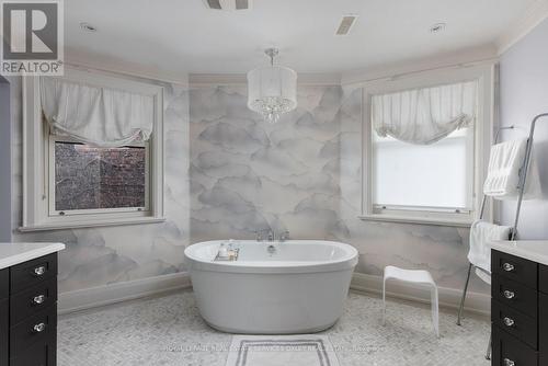 106 Highland Avenue, Toronto, ON - Indoor Photo Showing Bathroom