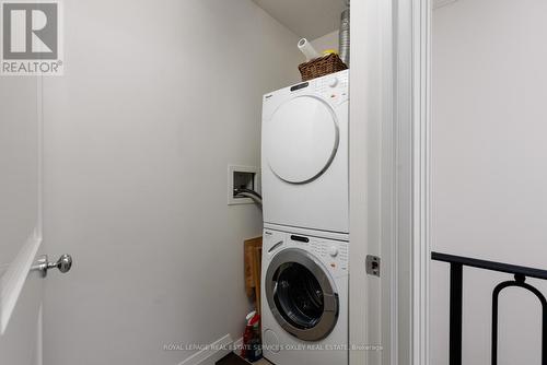 106 Highland Avenue, Toronto, ON - Indoor Photo Showing Laundry Room
