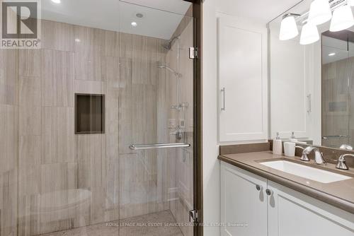 106 Highland Avenue, Toronto, ON - Indoor Photo Showing Bathroom