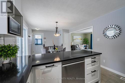 5 - 5 Le Baron Drive, Russell, ON - Indoor Photo Showing Kitchen