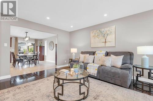18 Fox Den Drive, Brighton, ON - Indoor Photo Showing Living Room