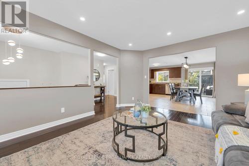 18 Fox Den Drive, Brighton, ON - Indoor Photo Showing Living Room