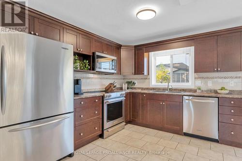 18 Fox Den Drive, Brighton, ON - Indoor Photo Showing Kitchen