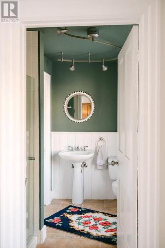 374 Bloomfield Main Street, Prince Edward County (Bloomfield Ward), ON - Indoor Photo Showing Bathroom