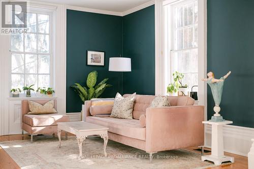 374 Bloomfield Main Street, Prince Edward County (Bloomfield Ward), ON - Indoor Photo Showing Living Room