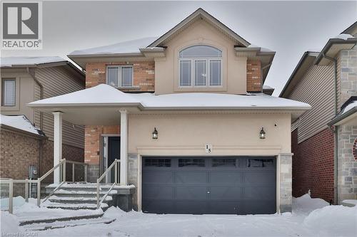 15 CUTTS Crescent  Hamilton, ON L0R 1C0