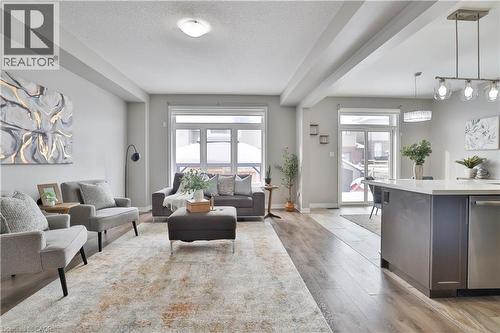 15 Cutts Crescent, Hamilton, ON - Indoor