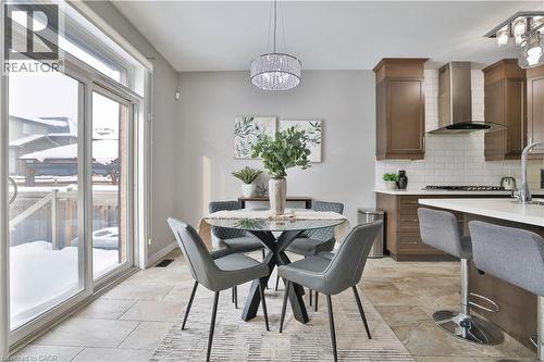 15 Cutts Crescent, Hamilton, ON - Indoor Photo Showing Dining Room