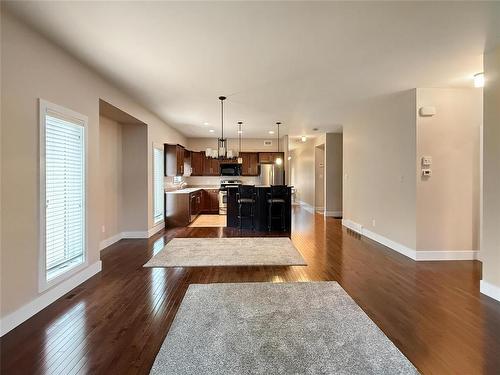 12 Augusta Crescent, Brandon, MB - Indoor Photo Showing Living Room