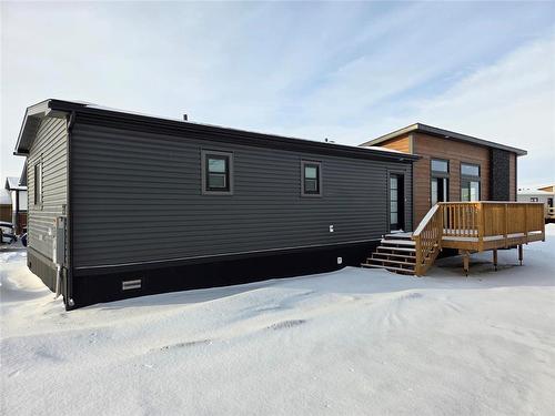 22 Vista Lane, Mitchell, MB - Outdoor
