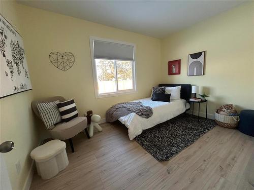 11 Portland Avenue, Winnipeg, MB - Indoor Photo Showing Bedroom