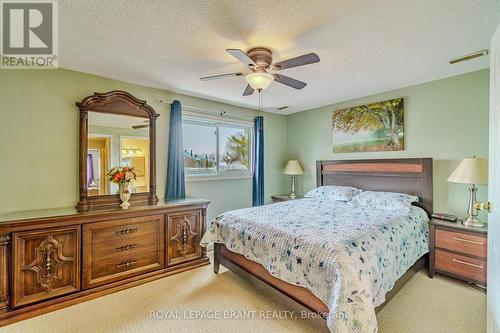 D - 279 Stanley Street, Brantford, ON - Indoor Photo Showing Bedroom