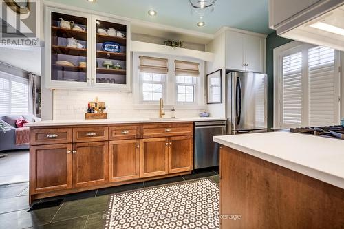 8 Lowrey Avenue S, Cambridge, ON - Indoor Photo Showing Other Room