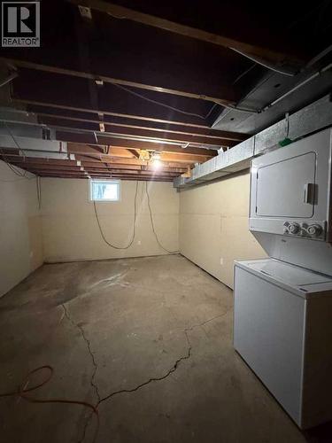 100 Balaclava Street, Veteran, AB - Indoor Photo Showing Laundry Room