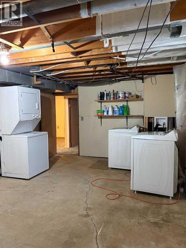 100 Balaclava Street, Veteran, AB - Indoor Photo Showing Laundry Room