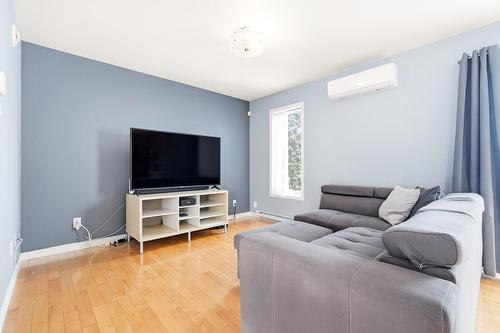 Salon - 286 Tsse Brion, Saint-Amable, QC 