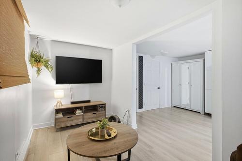 Hall d'entrée/Vestibule - 212 Boul. Des Allumettières, Gatineau (Hull), QC - Indoor Photo Showing Other Room