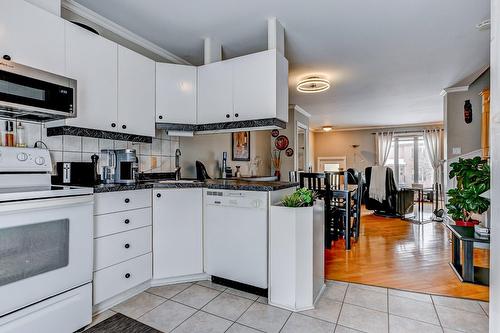 Kitchen - 472 Rue Laurent-O.-David, Boisbriand, QC 