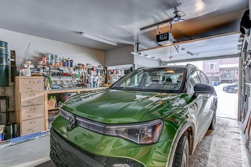 Garage - 472 Rue Laurent-O.-David, Boisbriand, QC 