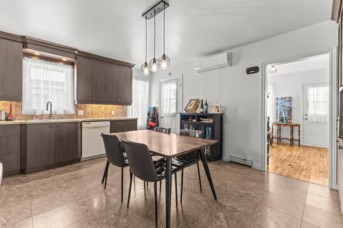 Cuisine - 184 Rue Jacques-Cartier S., Saint-Jean-Sur-Richelieu, QC - Indoor