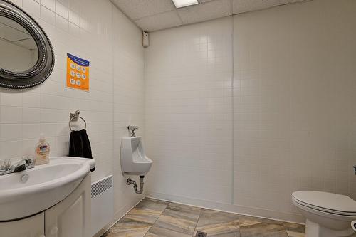 Powder room - 2230 Rue King O., Sherbrooke (Les Nations), QC - Indoor Photo Showing Bathroom