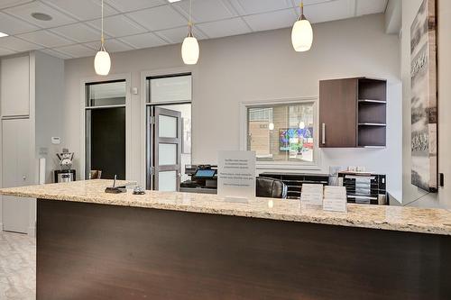 Office - 2230 Rue King O., Sherbrooke (Les Nations), QC - Indoor Photo Showing Kitchen With Upgraded Kitchen