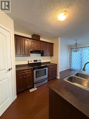 kitche n - 234 Pacific Crescent, Fort Mcmurray, AB - Indoor Photo Showing Kitchen