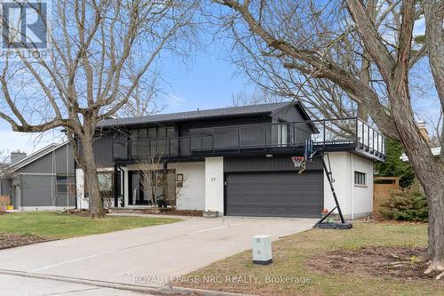 22 BRIARFIELD CRESCENT  St. Catharines (Glendale/Glenridge), ON L2T 3T5