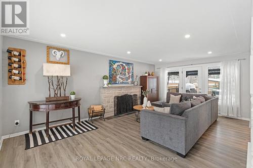 22 Briarfield Crescent, St. Catharines (Glendale/Glenridge), ON - Indoor Photo Showing Living Room With Fireplace