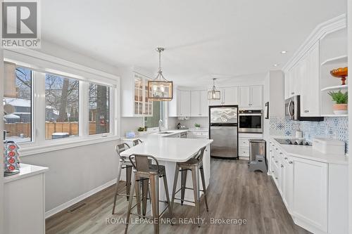 22 Briarfield Crescent, St. Catharines (Glendale/Glenridge), ON - Indoor Photo Showing Kitchen With Upgraded Kitchen