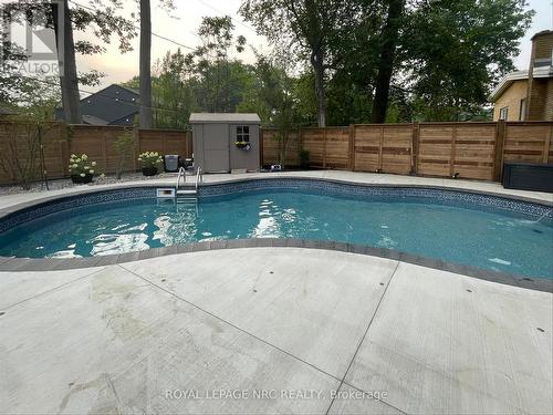 22 Briarfield Crescent, St. Catharines (Glendale/Glenridge), ON - Outdoor With In Ground Pool
