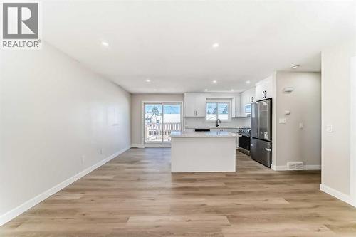 6128 Madigan Drive Ne, Calgary, AB - Indoor Photo Showing Kitchen