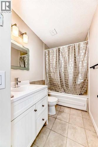 6128 Madigan Drive Ne, Calgary, AB - Indoor Photo Showing Bathroom