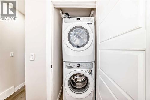6128 Madigan Drive Ne, Calgary, AB - Indoor Photo Showing Laundry Room