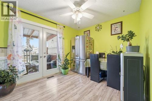 6411 26 Avenue Ne, Calgary, AB - Indoor Photo Showing Other Room